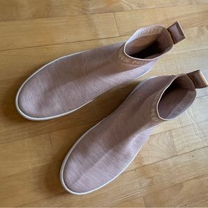 Michael Kors women’s sneakers size 7.5. stretch sneakers in excellent condition